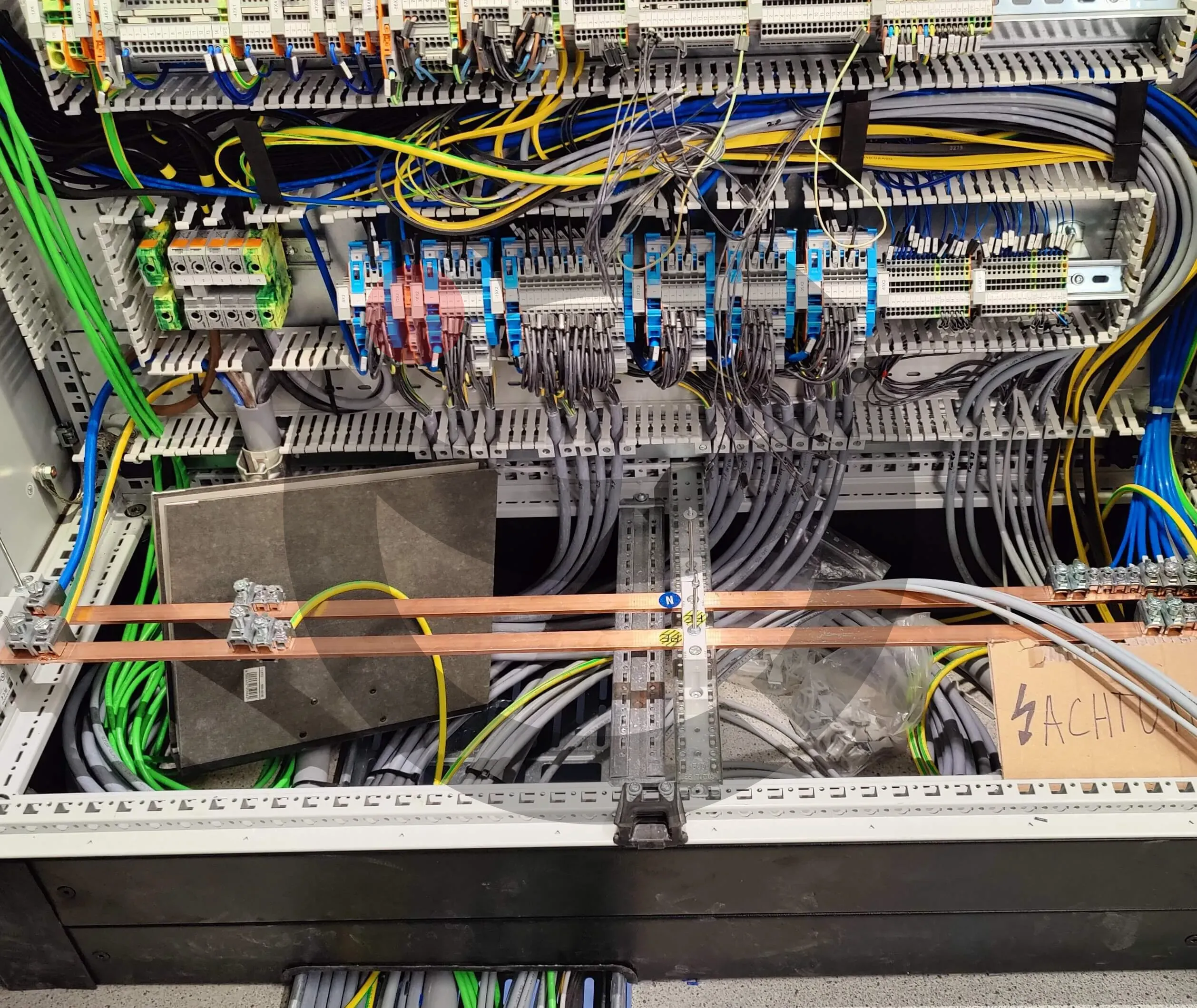 Incoming cable marshalling cabinet with PE grounding busbar and terminal strips