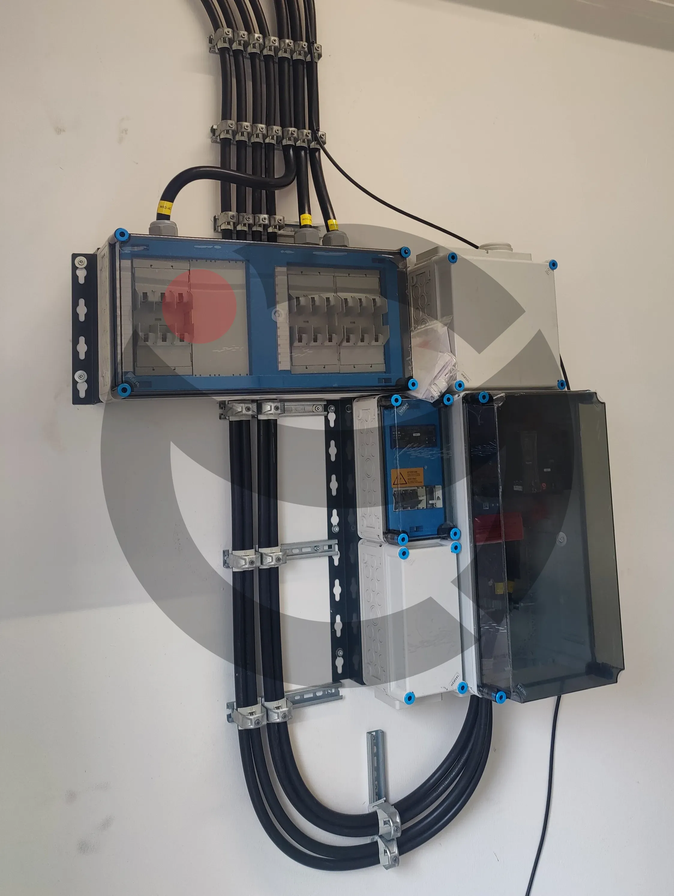 Heavy-gauge copper power cable bending and electrical enclosure termination