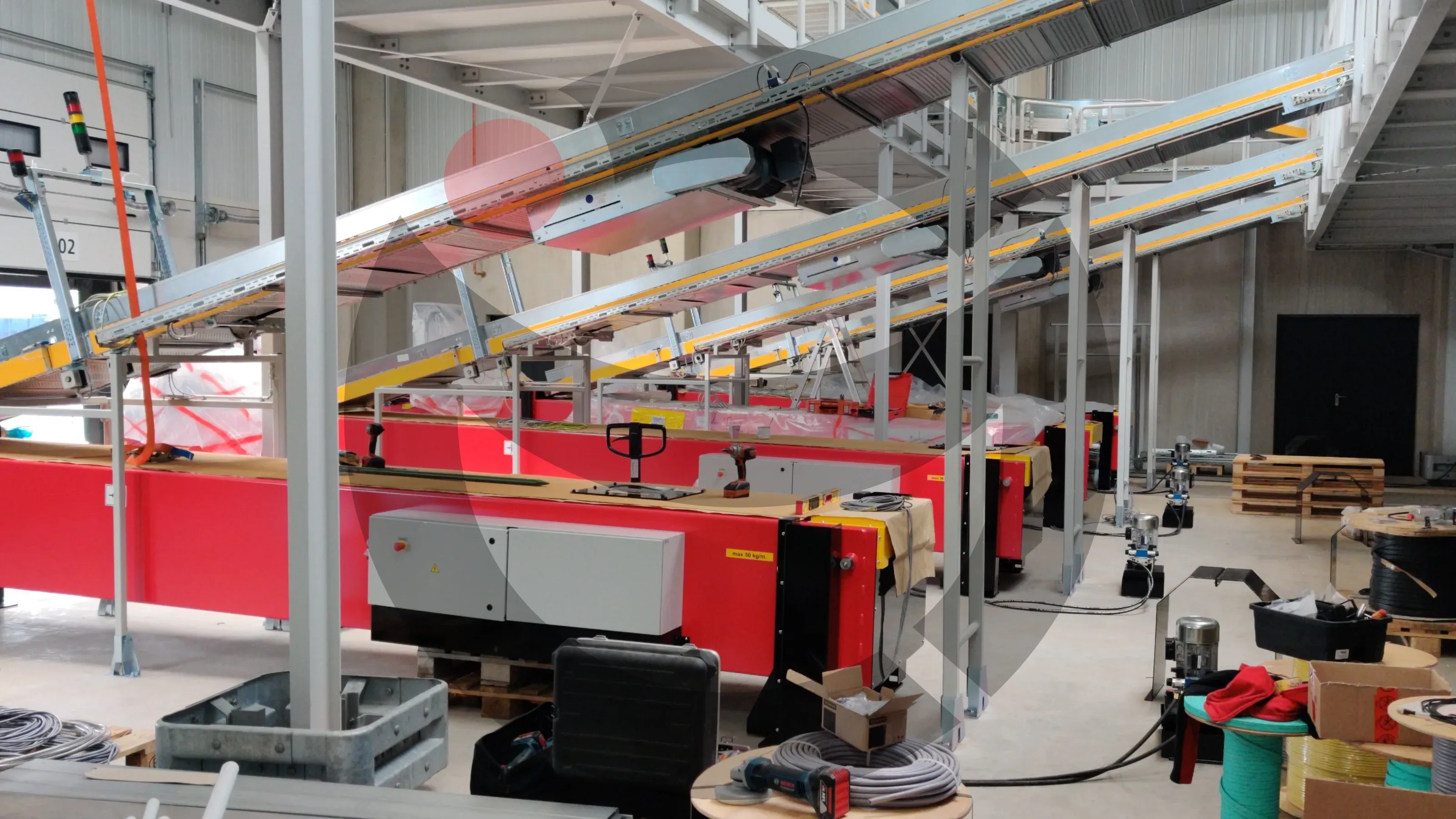 Conveyor system on-site assembly and electrical cabling installation